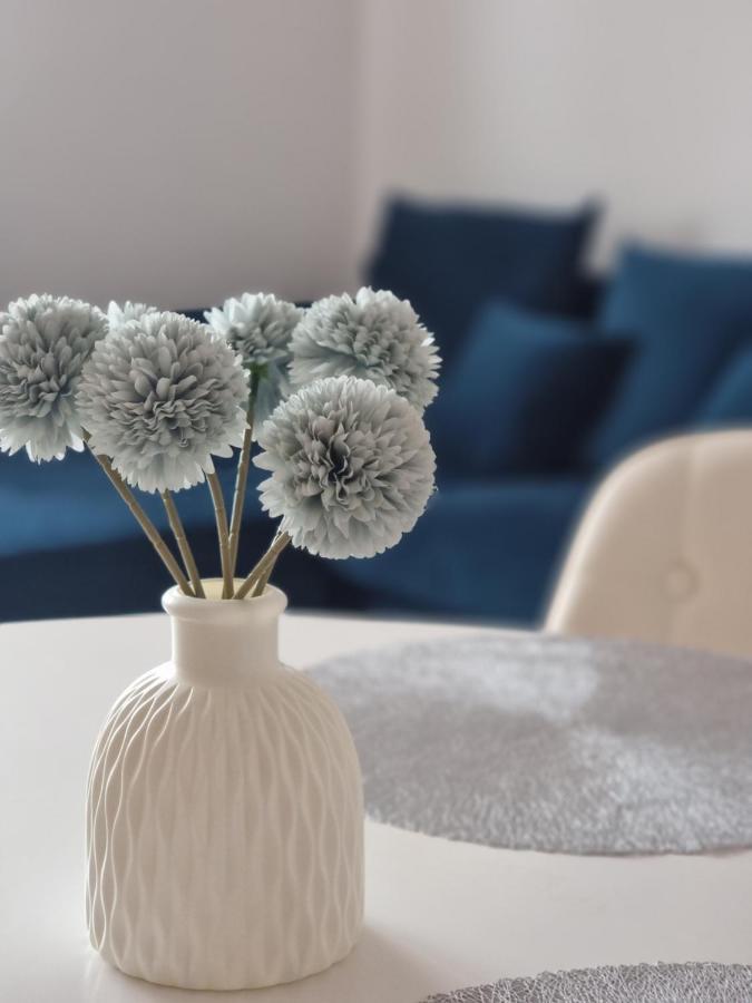 Modern & Cozy Apartment Near Hockey & Football Arena براتسيلافا المظهر الخارجي الصورة
