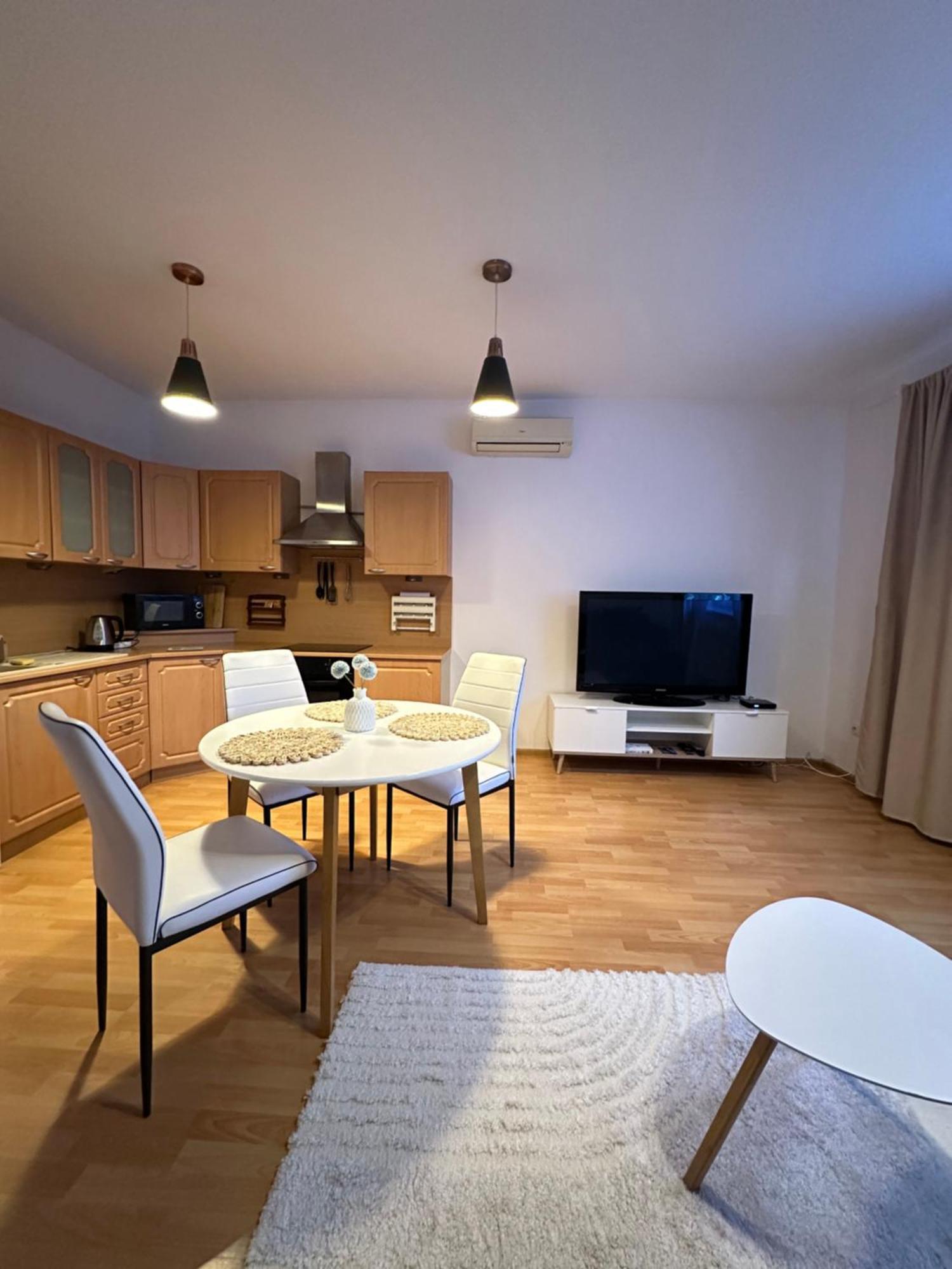 Modern & Cozy Apartment Near Hockey & Football Arena براتسيلافا المظهر الخارجي الصورة